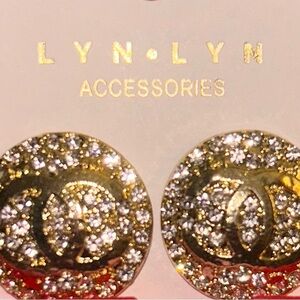 These are a beautiful inspired pair of CHANEL earrings. The bling makes it show.